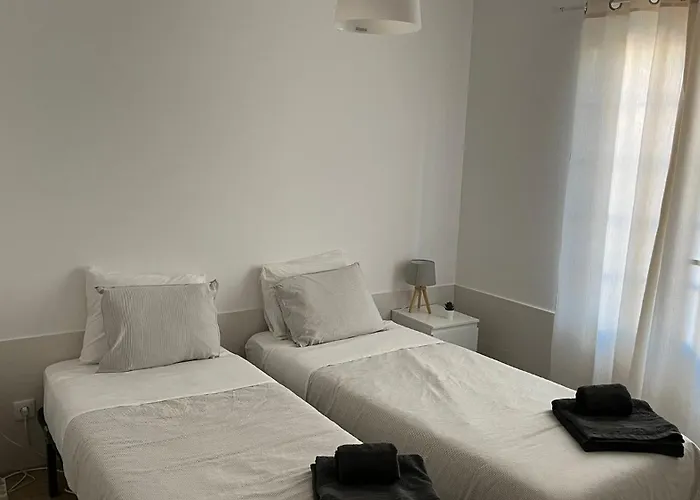 Guest house Espirito Azul - To Rent, 2 Minutes Walking From The Beach, Marina And Our Dive Center *