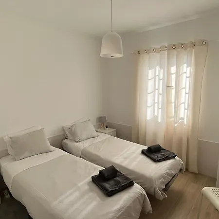 Maison d'hôtes Espirito Azul - To Rent, 2 Minutes Walking From The Beach, Marina And Our Dive Center *