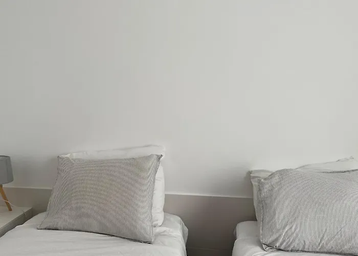 Espirito Azul - To Rent, 2 Minutes Walking From The Beach, Marina And Our Dive Center Maison d'hôtes